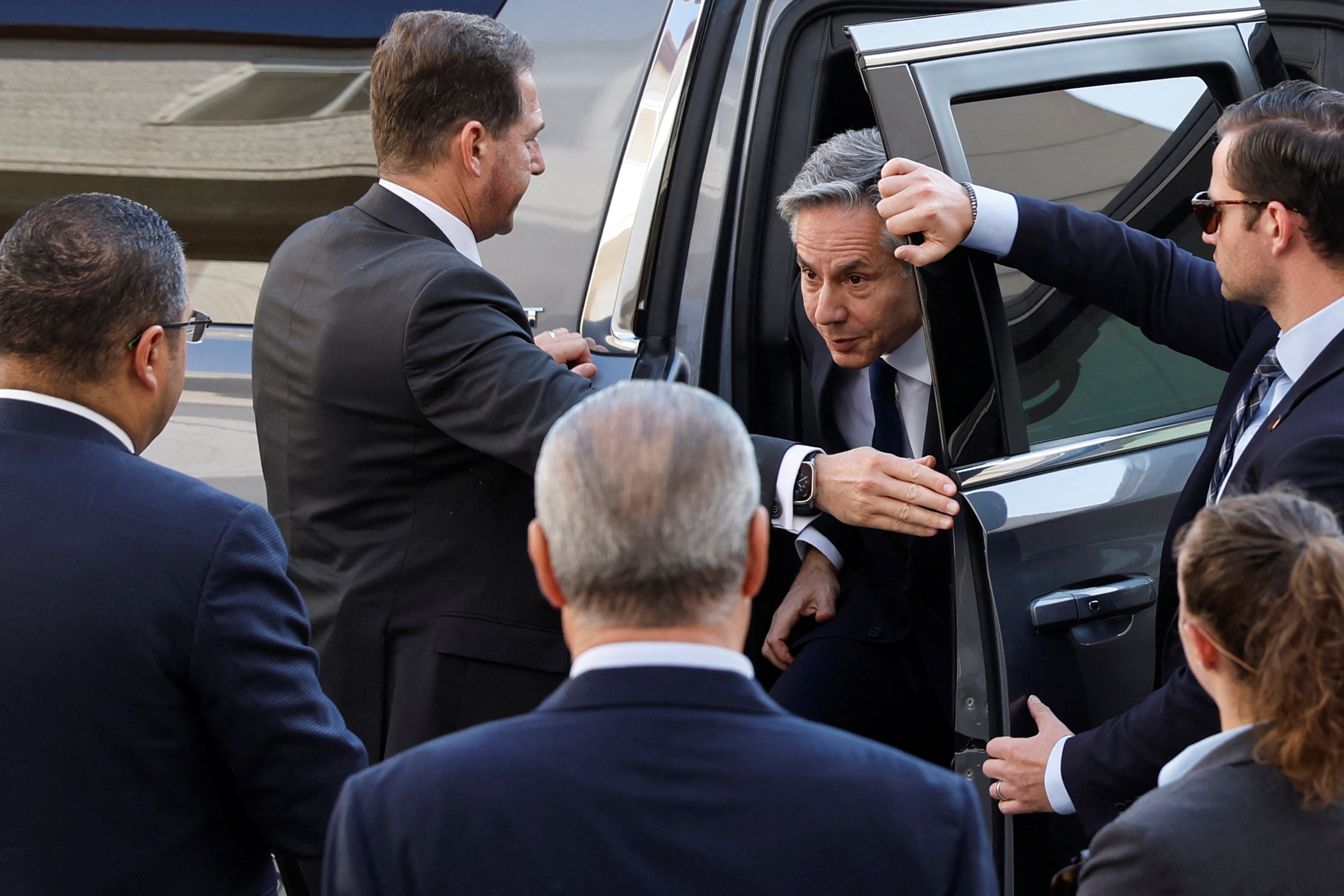 Συνάντηση Μπλίνκεν – Αμπάς, καθώς οι ΗΠΑ πιέζουν για ανθρωπιστικές «παύσεις»-1