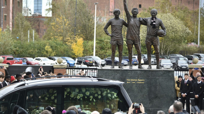 σερ-μπόμπι-τσάρλτον-ενας-ήρωας-του-ποδ-562728067