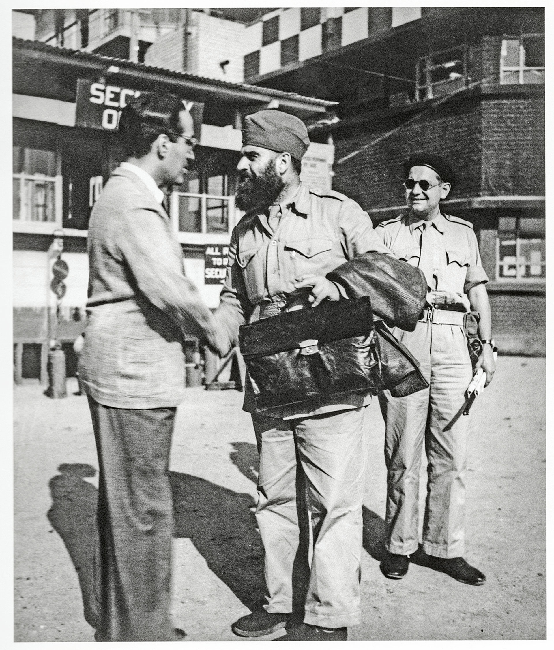 Επέτυχε ή απέτυχε το ΕΑΜ; Συνεντεύξεις στο BBC-29