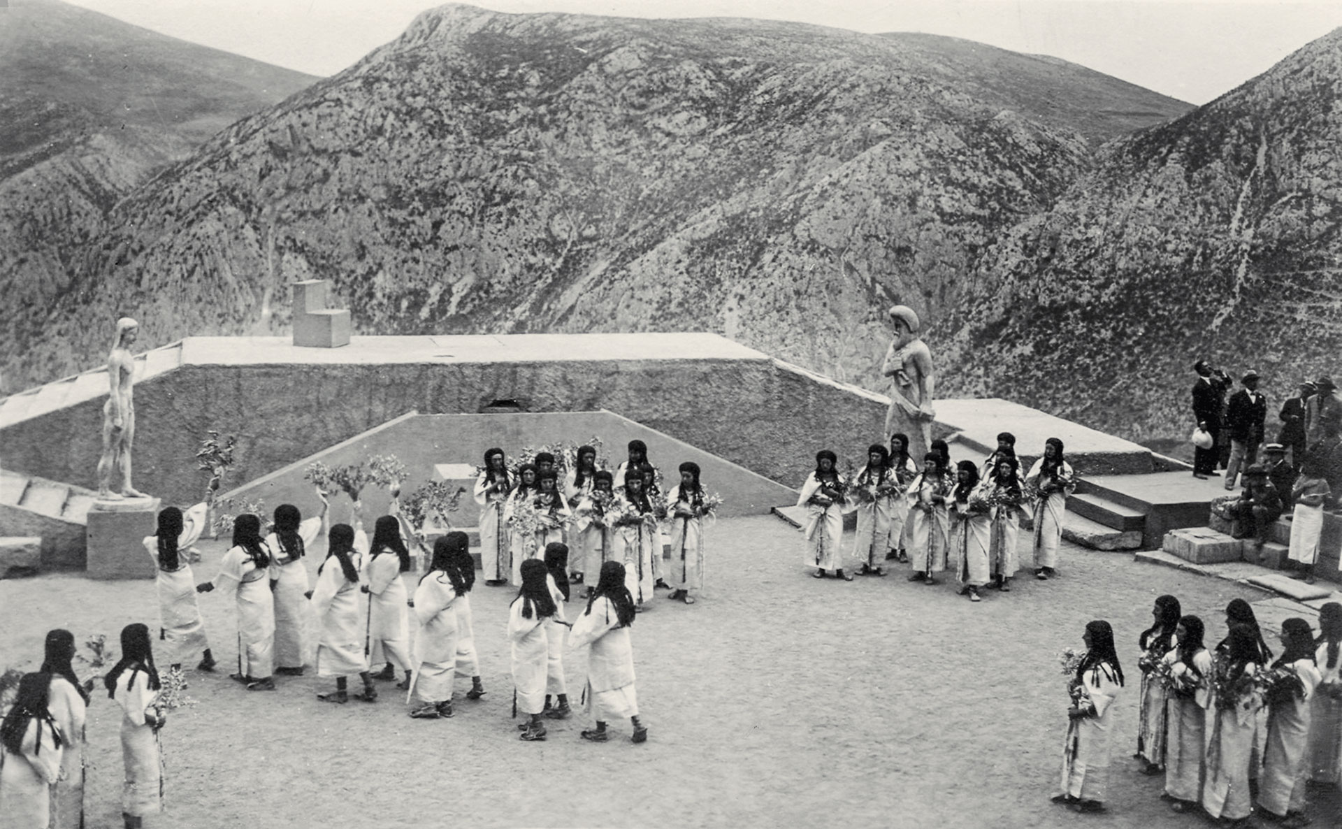 Δελφικαί Εορταί: Αγγελος Σικελιανός – Εύα Πάλμερ-8