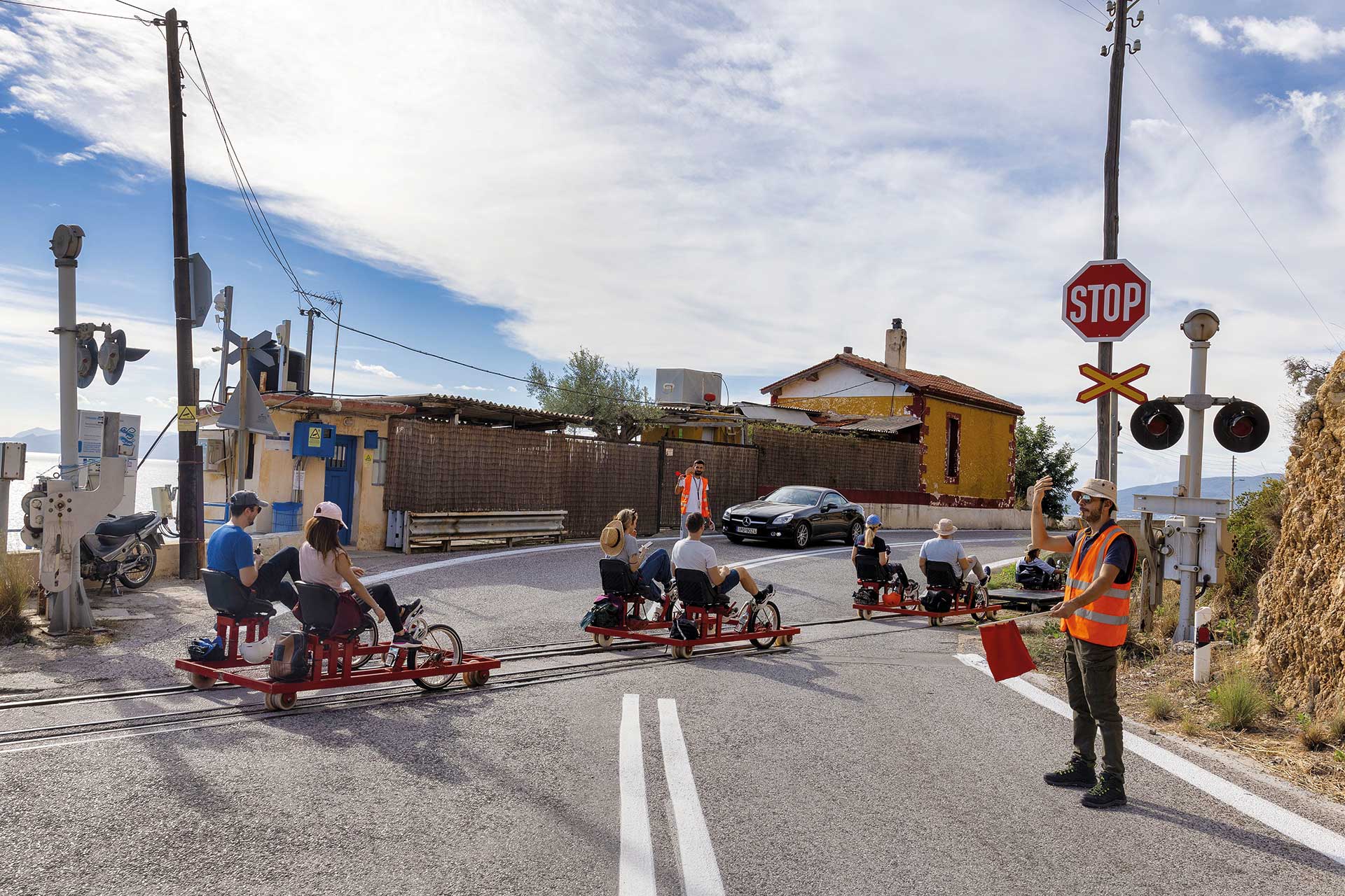 Πάνω σε ένα τρενοποδήλατο, στην πιο ιδιαίτερη περιήγηση της Αττικής-3