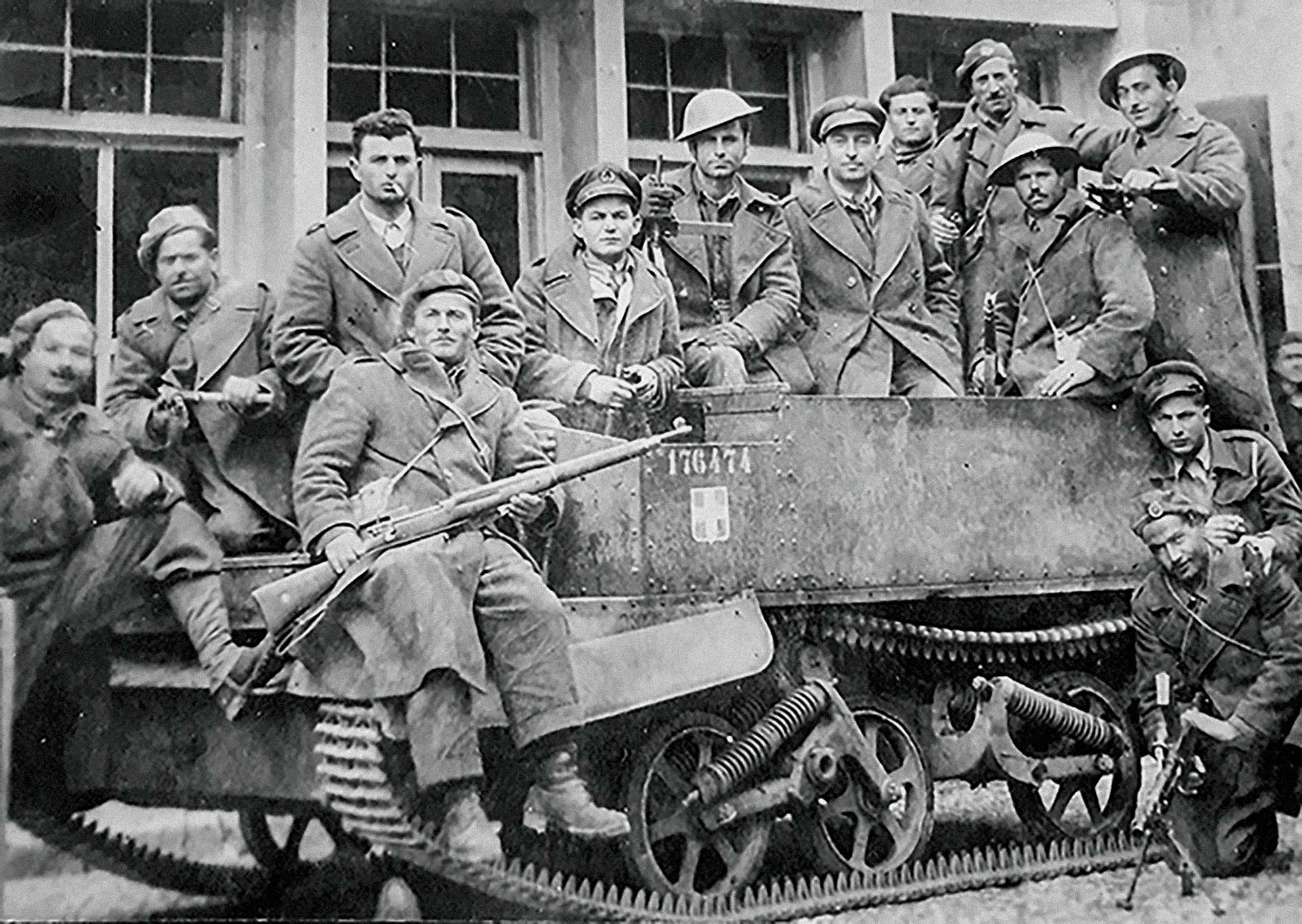 «Hκούσθη βόμβος αεροπλάνων και συγχρόνως εκκρήξεις βομβών, πανδαιμόνιον από φωνάς και κλάματα»-1