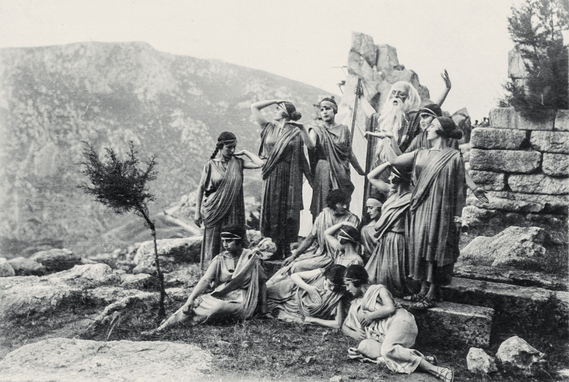 Δελφικαί Εορταί: Αγγελος Σικελιανός – Εύα Πάλμερ-10