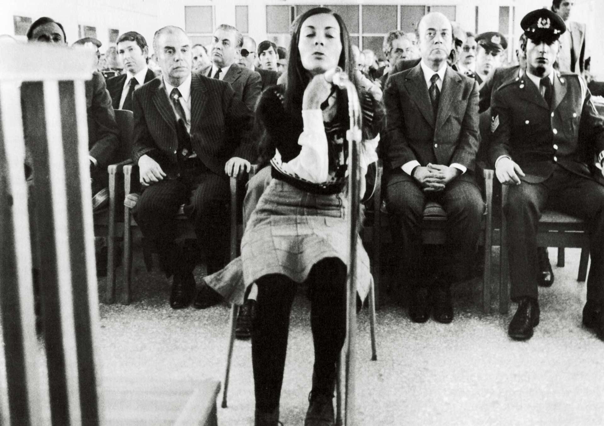 Υπάνθρωποι στο εδώλιο – Μαρτυρίες και καταθέσεις-23