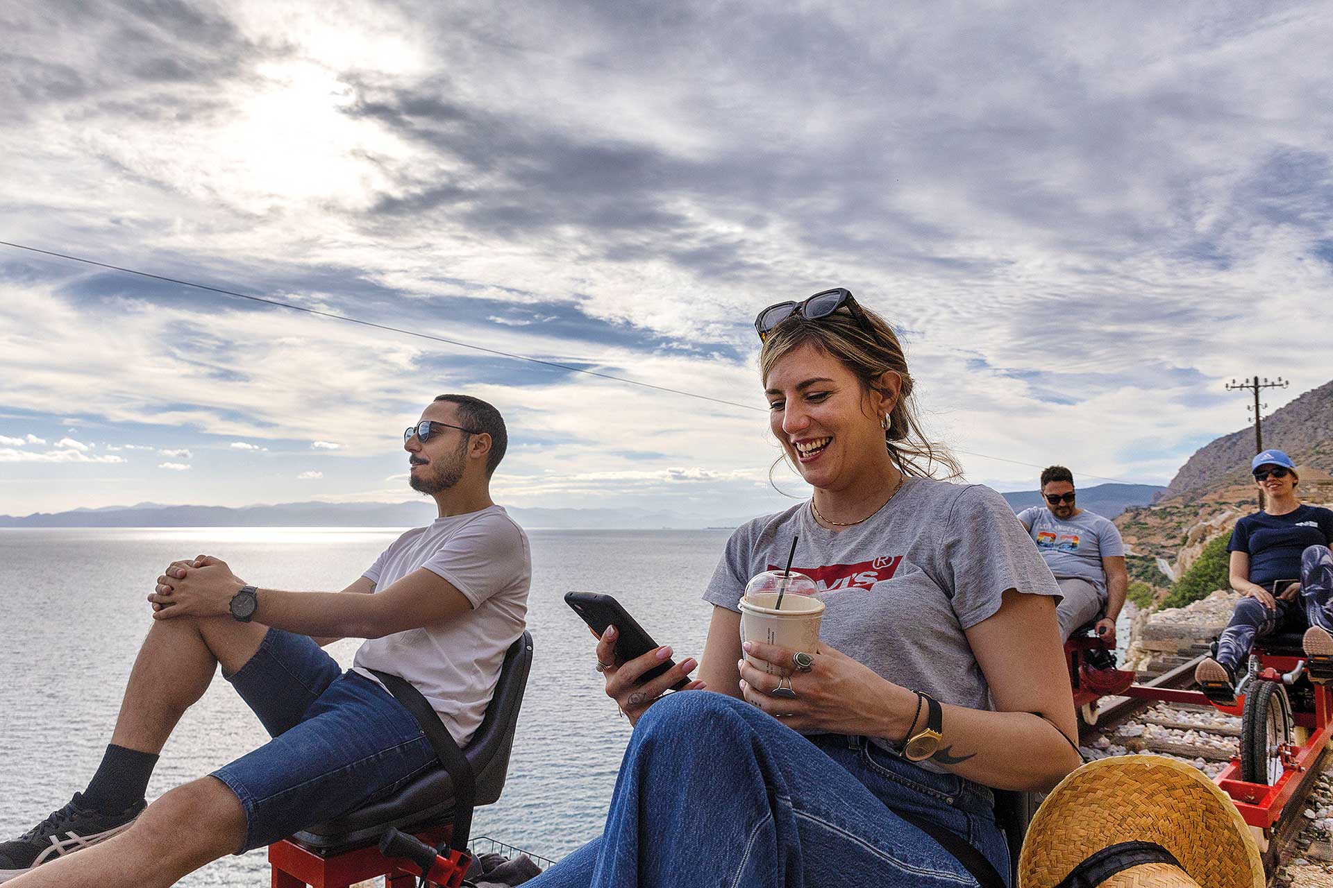 Πάνω σε ένα τρενοποδήλατο, στην πιο ιδιαίτερη περιήγηση της Αττικής-5