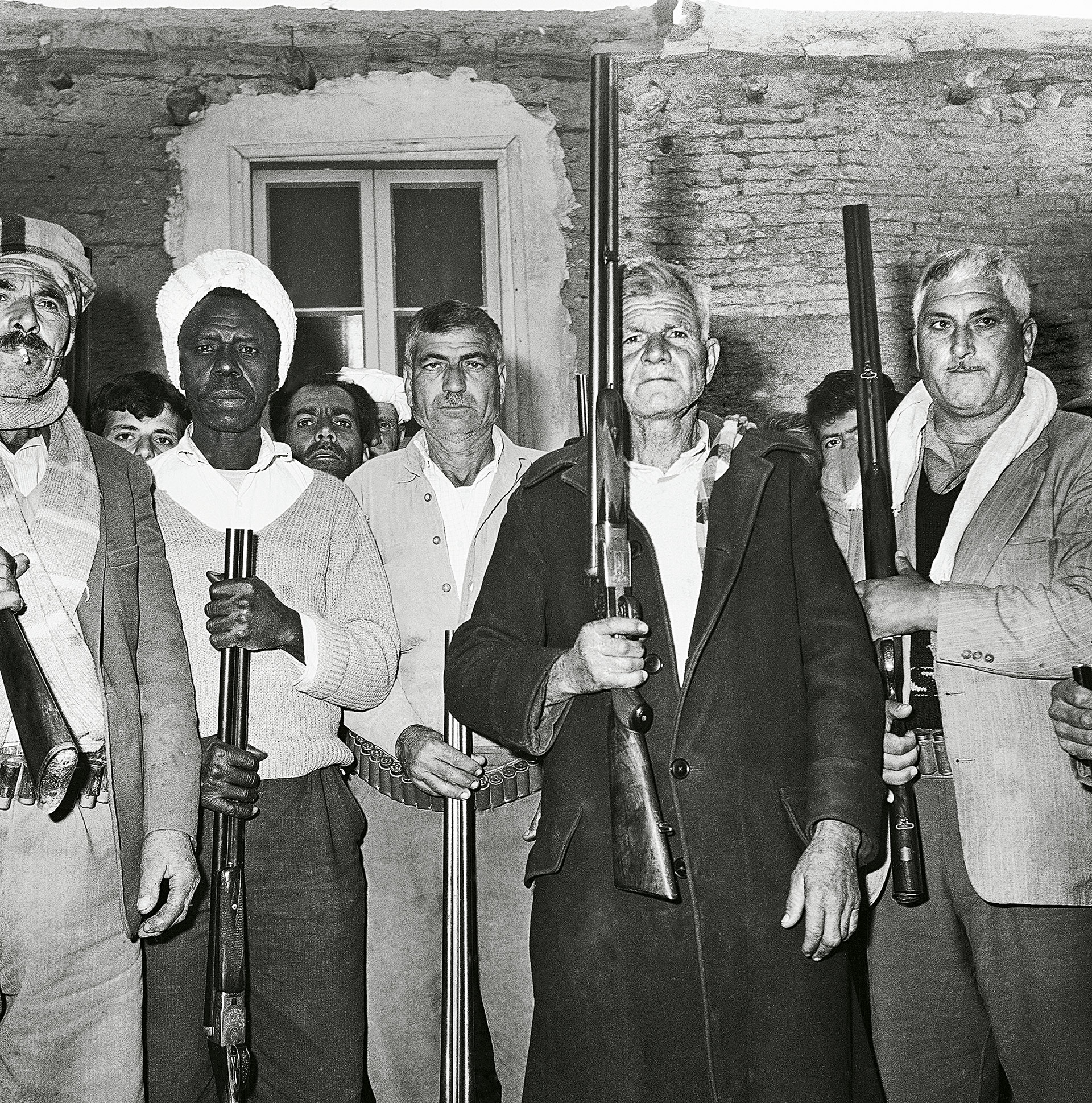 Τεταμένη η κατάστασις – Ματωμένα Χριστούγεννα-13