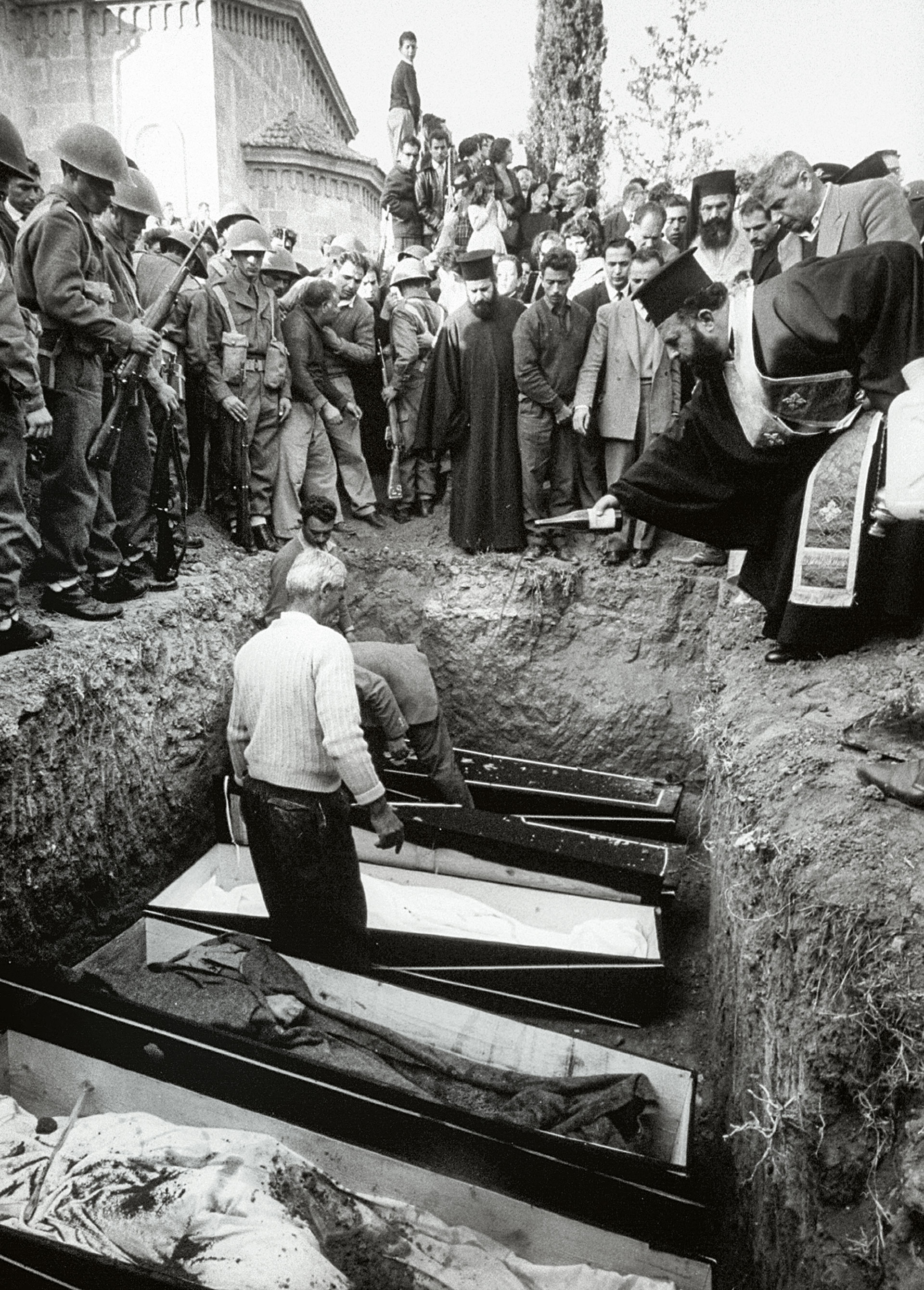 Τεταμένη η κατάστασις – Ματωμένα Χριστούγεννα-14