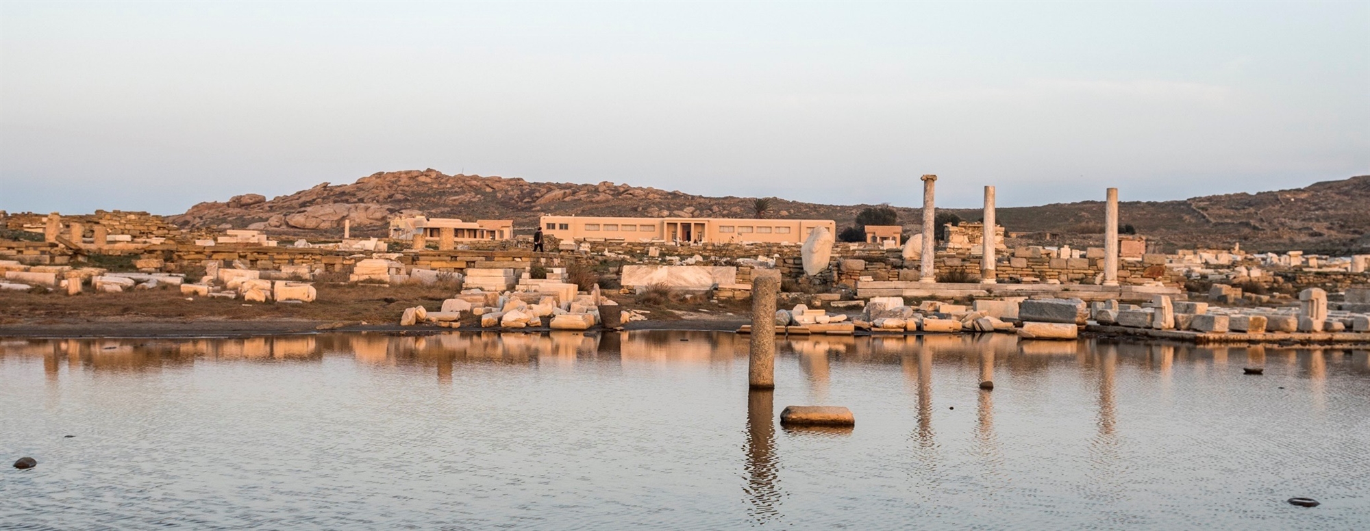 Η θάλασσα απειλεί τη Δήλο-3