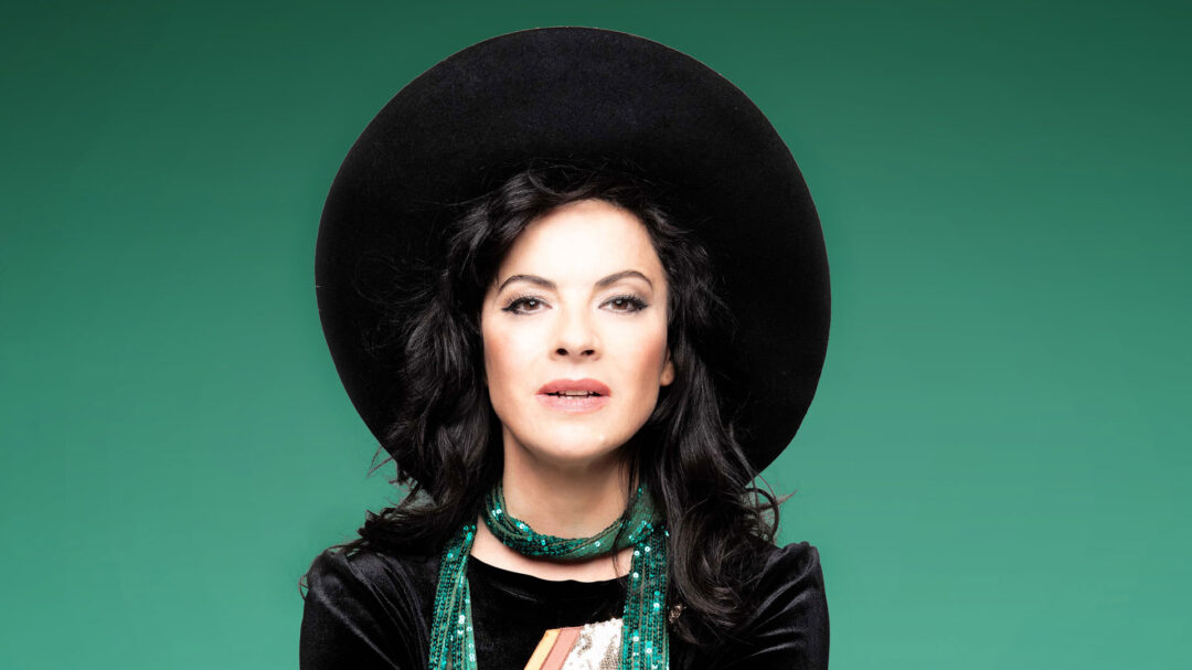 καμίλ-ο-σάλιβαν-κατοικώ-μέσα-στο-τρ-562742569