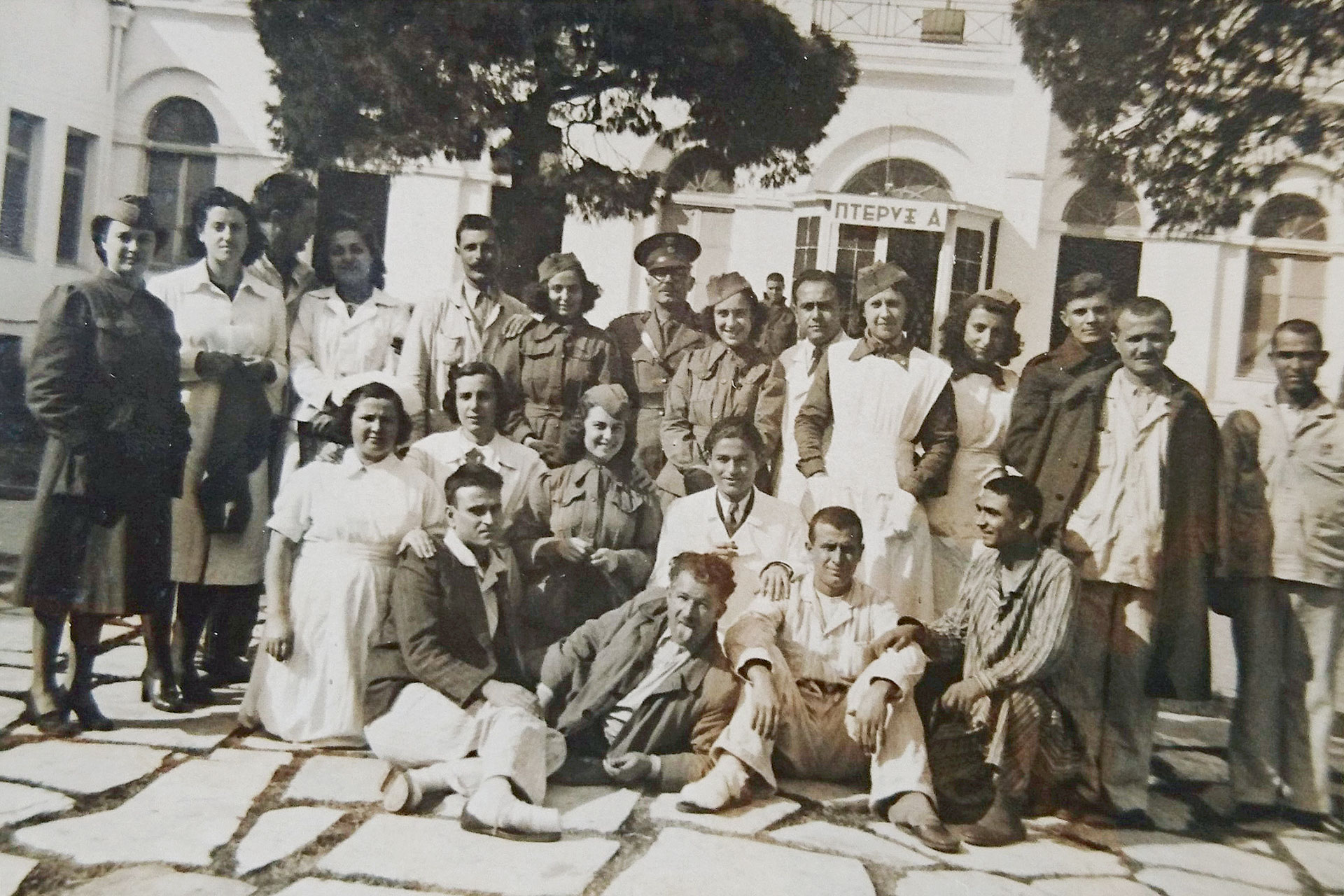 «Τη μεραρχία των Κρητών που θαύμαζε ο κόσμος θα σας ειπώ τα πάθη μας να σας επιάσει πόνος»-16