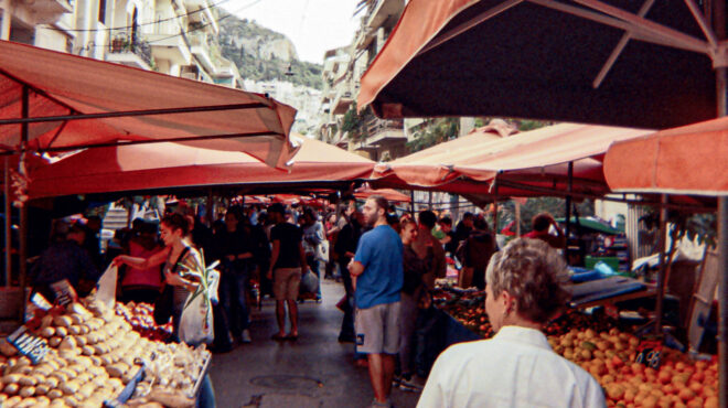 μία-βόλτα-στην-πιο-μοδάτη-λαϊκή-αγορ-562734769