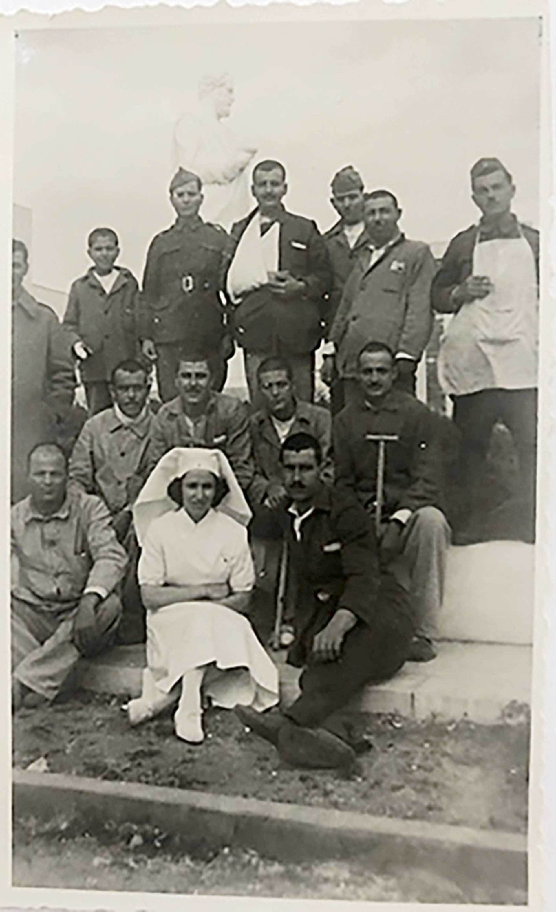 «Hκούσθη βόμβος αεροπλάνων και συγχρόνως εκκρήξεις βομβών, πανδαιμόνιον από φωνάς και κλάματα»-7