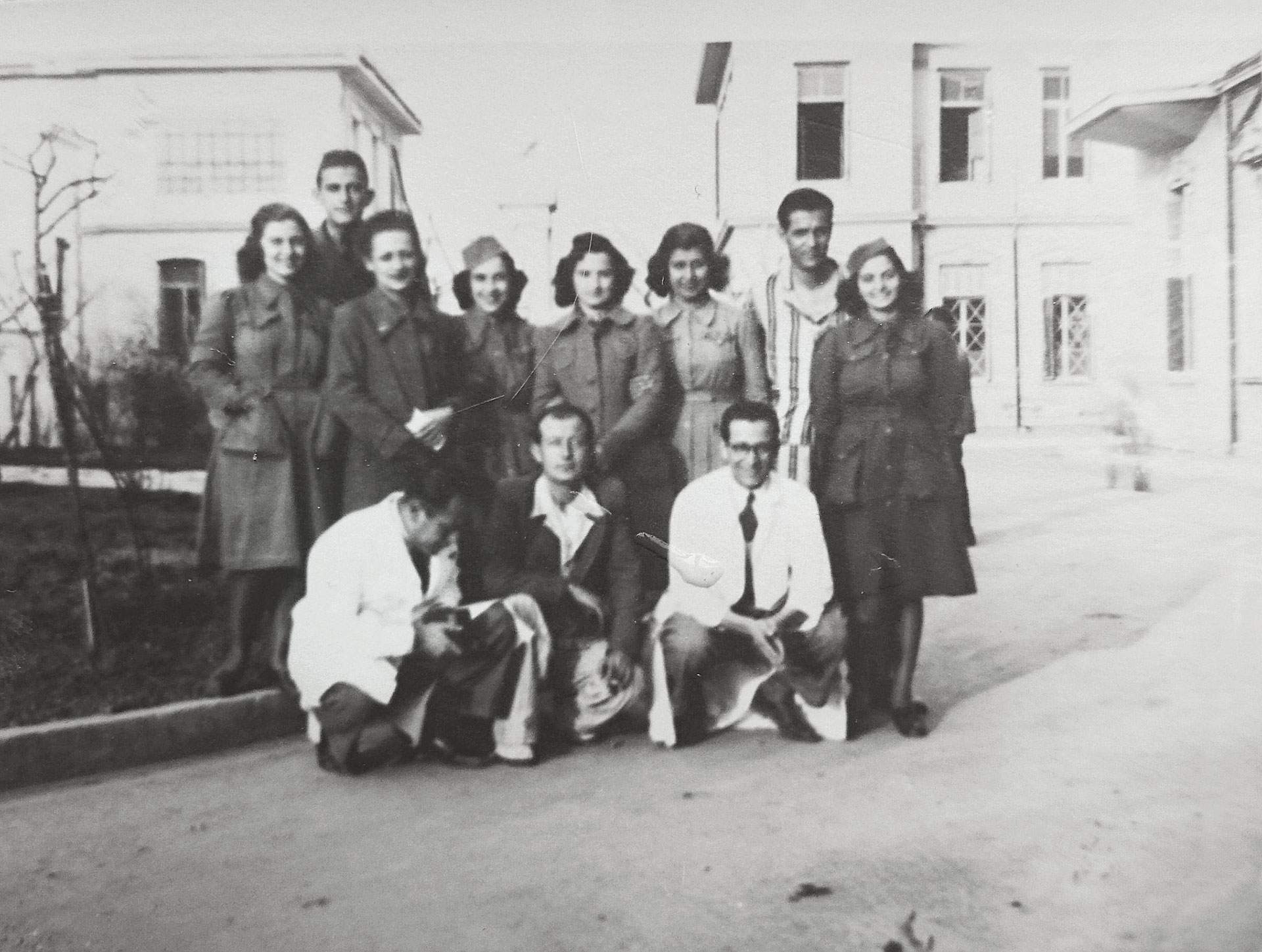 «Τη μεραρχία των Κρητών που θαύμαζε ο κόσμος θα σας ειπώ τα πάθη μας να σας επιάσει πόνος»-17