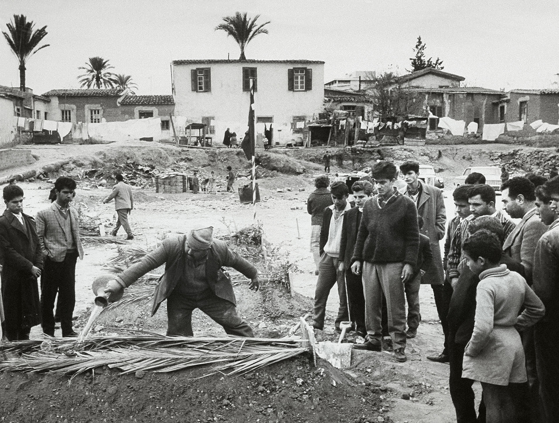 Τεταμένη η κατάστασις – Ματωμένα Χριστούγεννα-16