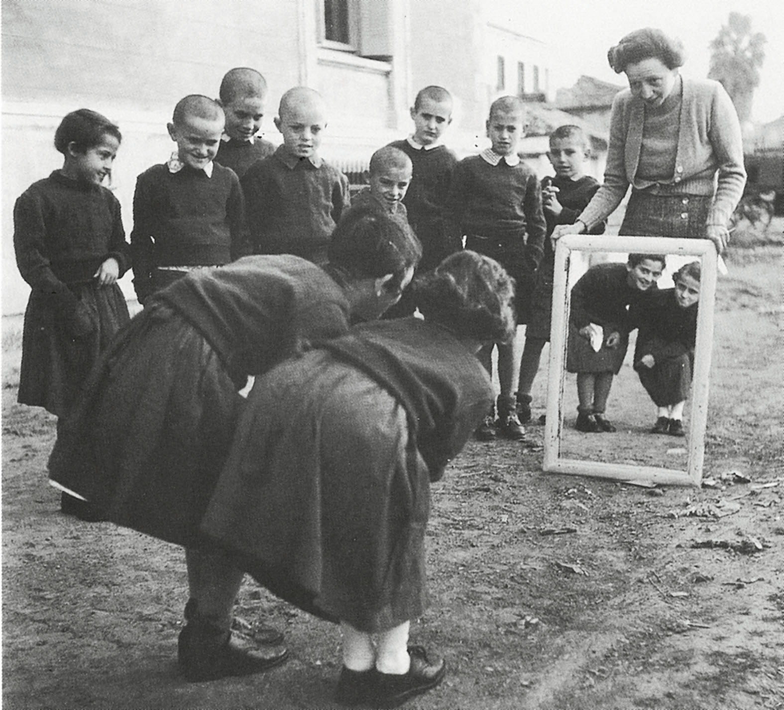 Ας μην ξύνουμε, εμείς οι παλαιότεροι, άλλο τις πληγές μας από την παλιά βαθιά διχόνοια μας-1