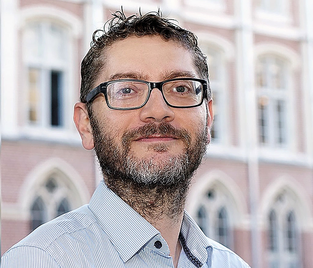 Το comeback του Ντέιβιντ Κάμερον: «Δεν είναι δημοφιλής ούτε στο κόμμα του»-1