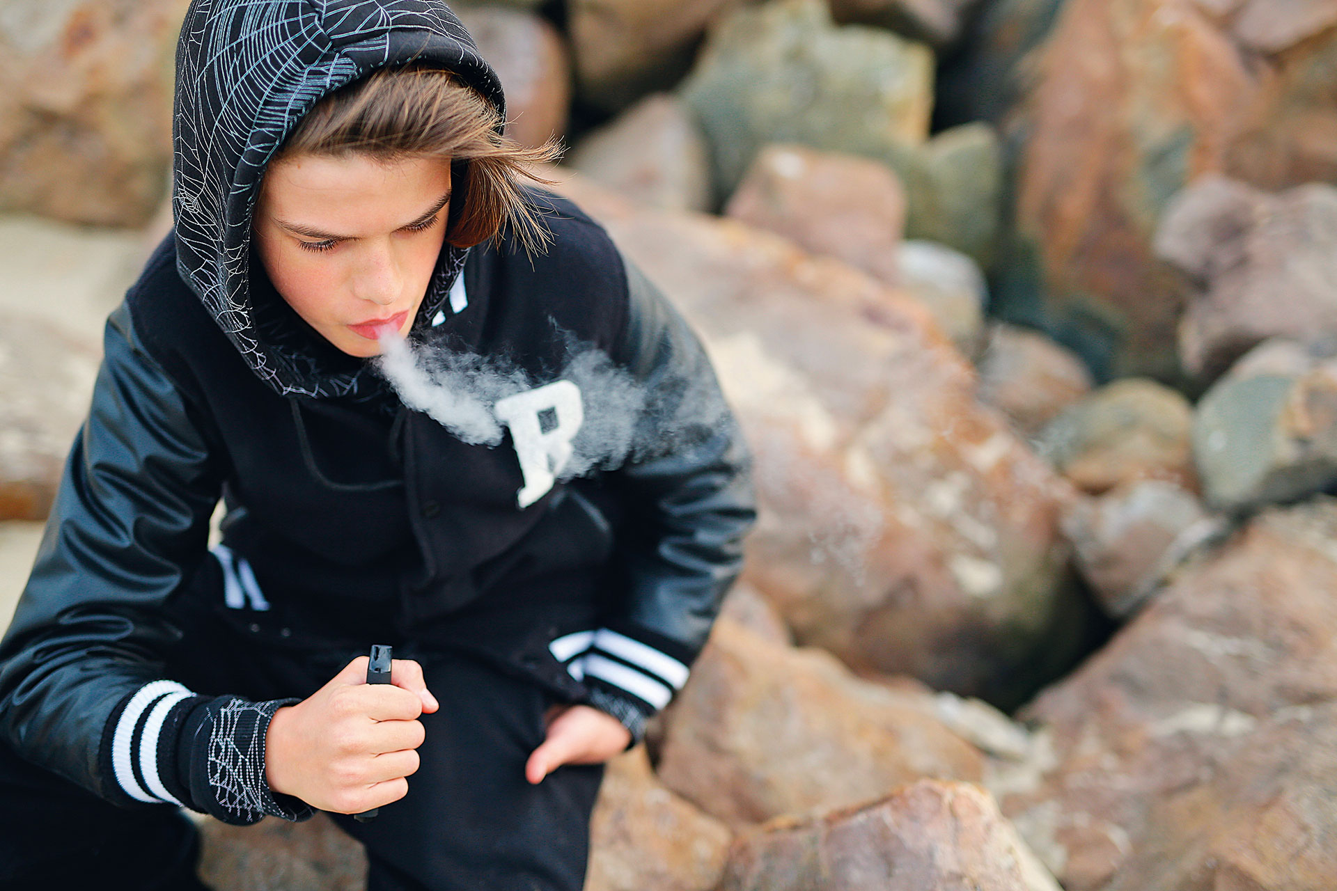 Mαλλί της γριάς με… νικοτίνη-1