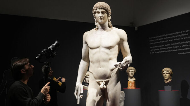 γλυπτά-πάνε-και-δεν-έρχονται-562747228