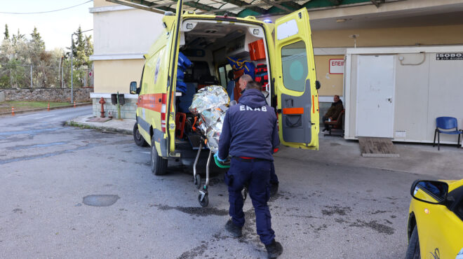 φορτηγό-πλοίο-με-σημαία-κομορών-βυθίσ-562750807