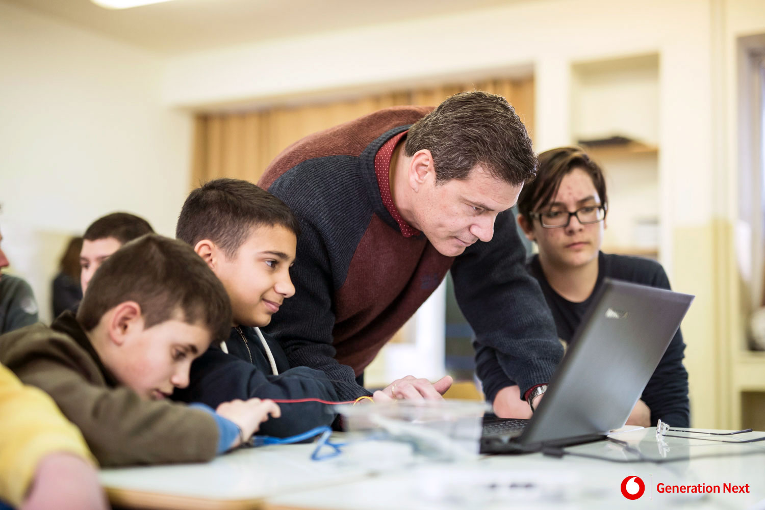 Έρευνα Ιδρύματος Vodafone: Οι γονείς θέλουν εκσυγχρονισμένα σχολεία και ψηφιακές δεξιότητες για τα παιδιά τους-4