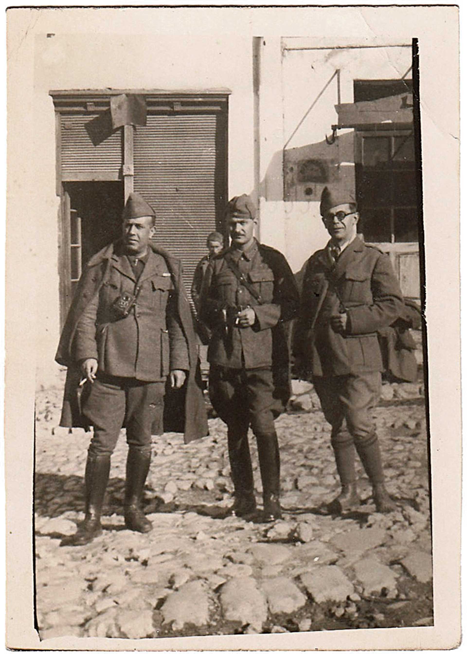 «Hκούσθη βόμβος αεροπλάνων και συγχρόνως εκκρήξεις βομβών, πανδαιμόνιον από φωνάς και κλάματα»-55