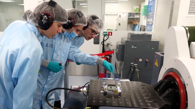 ερχεται-σμήνος-ελληνικών-νανοδορυφό-562723261