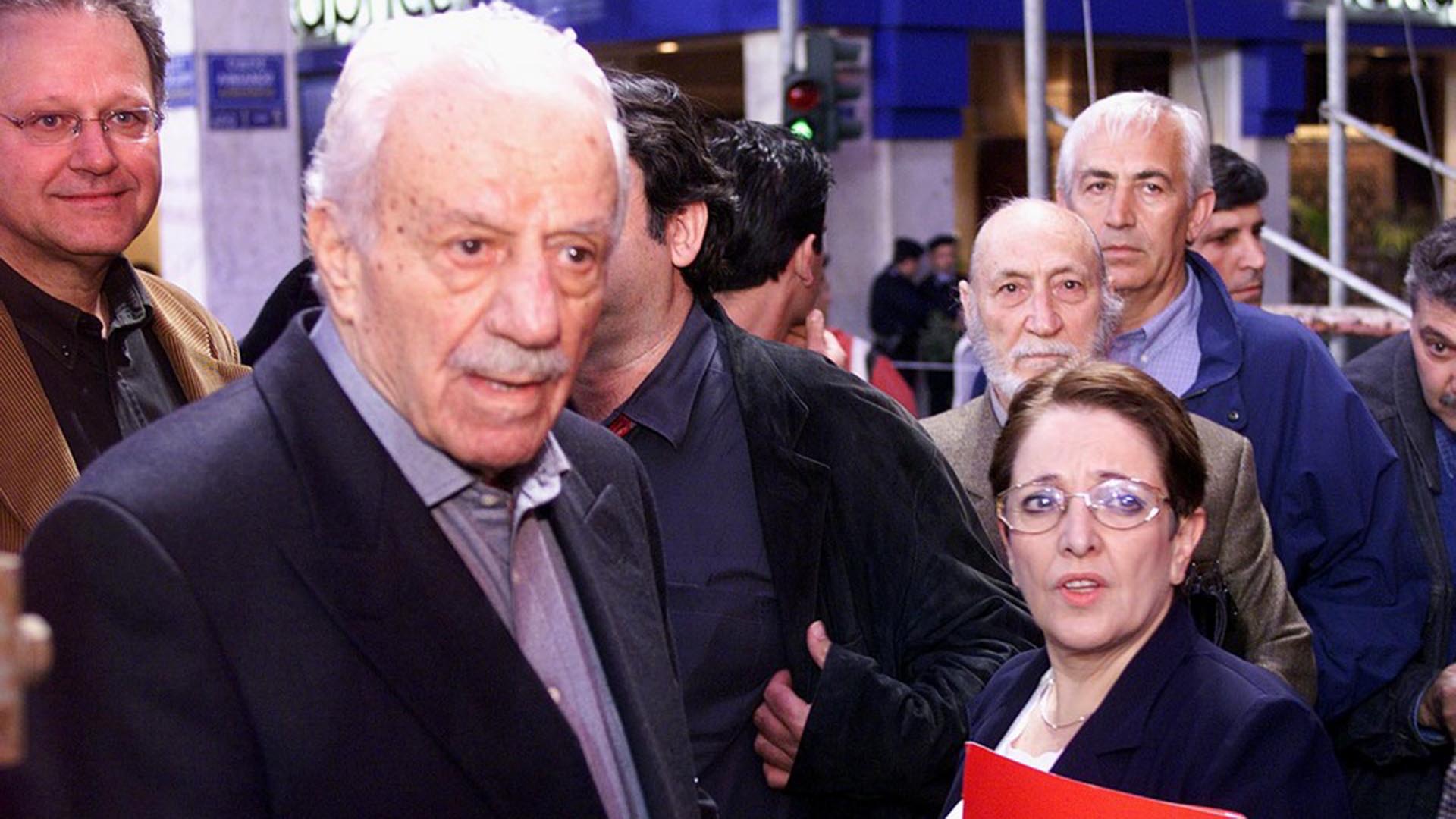 Οι διασπάσεις της Αριστεράς: Από τη μαχαιριά της Βουδαπέστης στον νέο εμφύλιο της Κουμουνδούρου-4