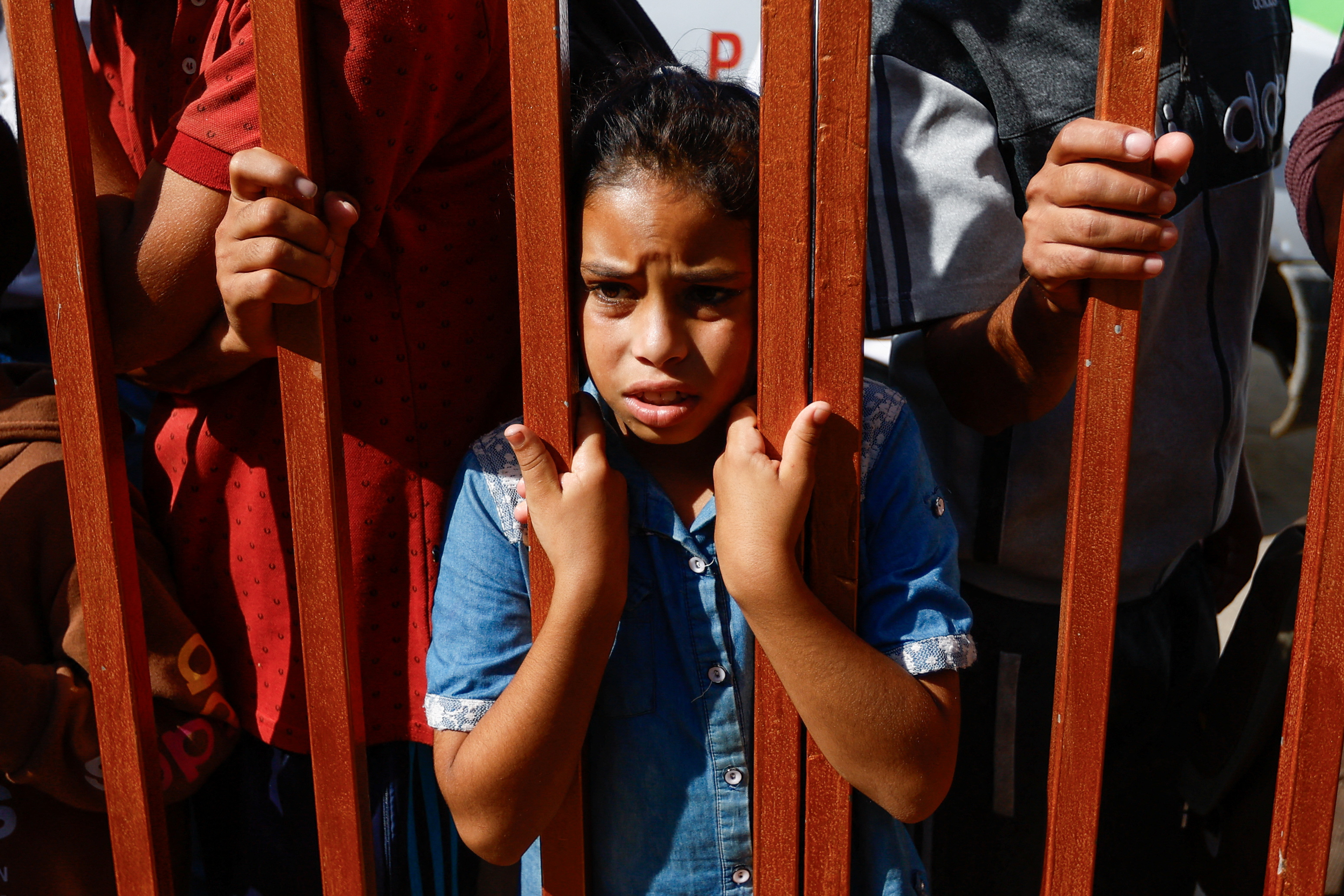 Πλήγματα σε νοσοκομεία της Γάζας – Σε κλοιό ισραηλινών τανκς και το παιδιατρικό-2