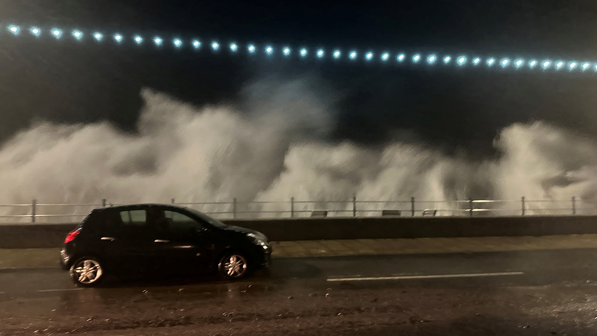 Γαλλία: Ενας νεκρός από την καταιγίδα Κιαράν – Συναγερμός σε Βρετάνη και Νορμανδία-1