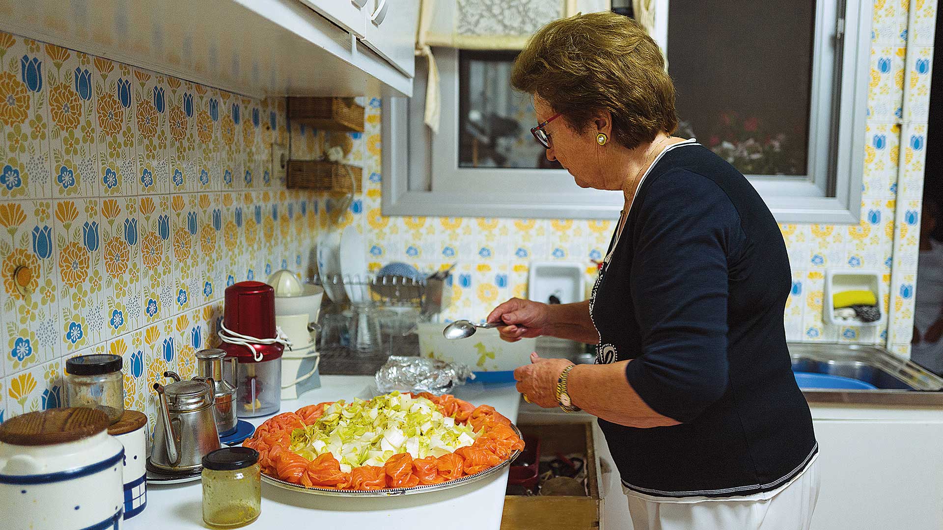 Καπνιστός σολομός με σικορέ-1