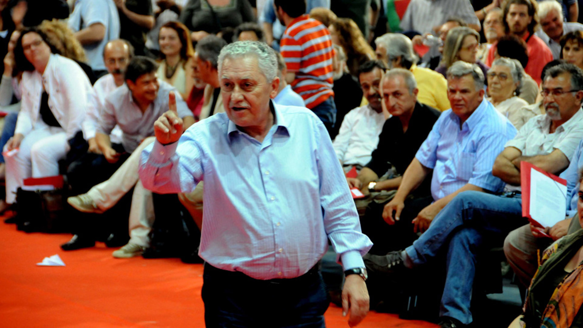 Οι διασπάσεις της Αριστεράς: Από τη μαχαιριά της Βουδαπέστης στον νέο εμφύλιο της Κουμουνδούρου-6