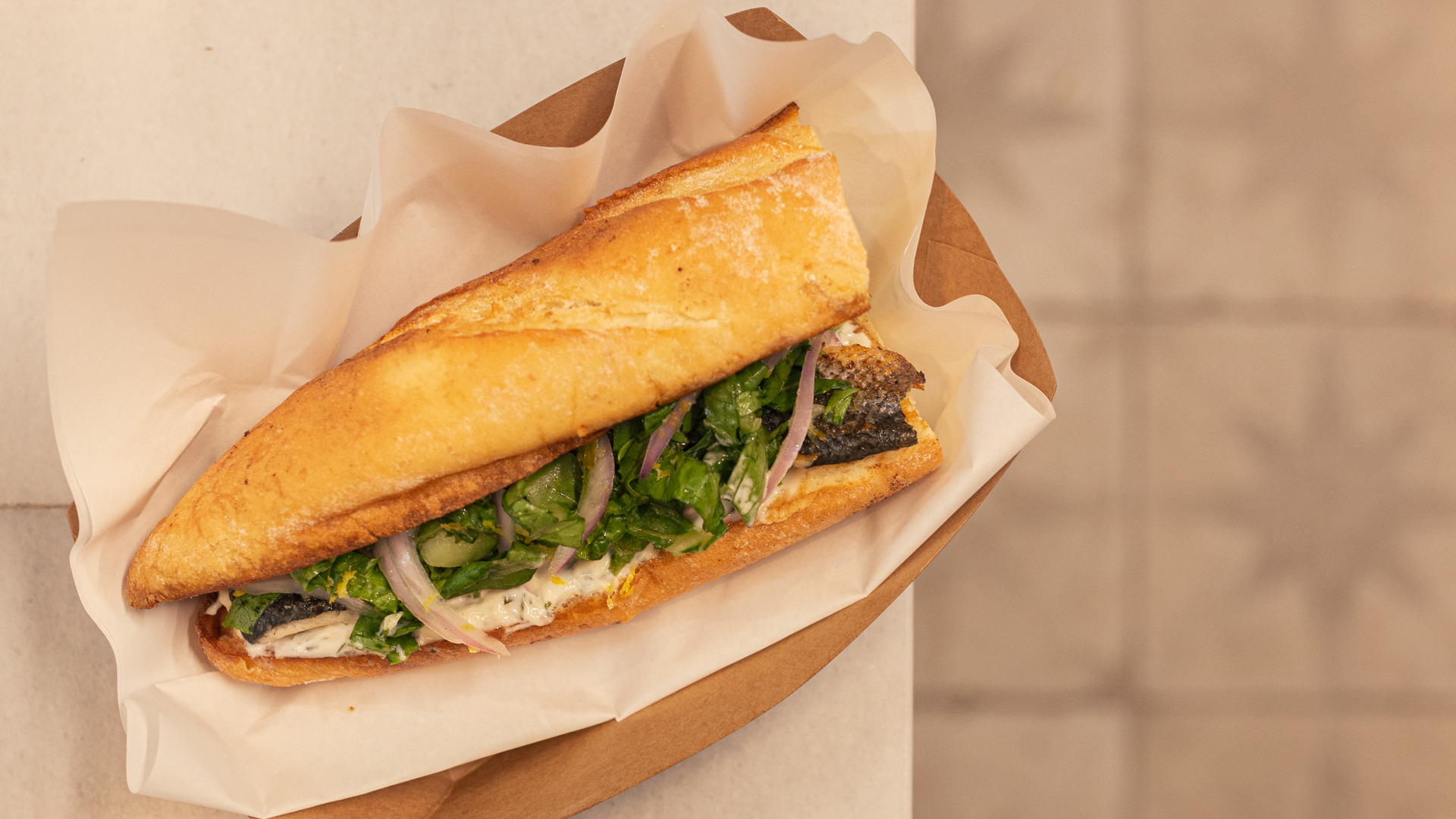 Mα ψάρι στο χέρι; 9 στάσεις για θαλασσινό street food-1