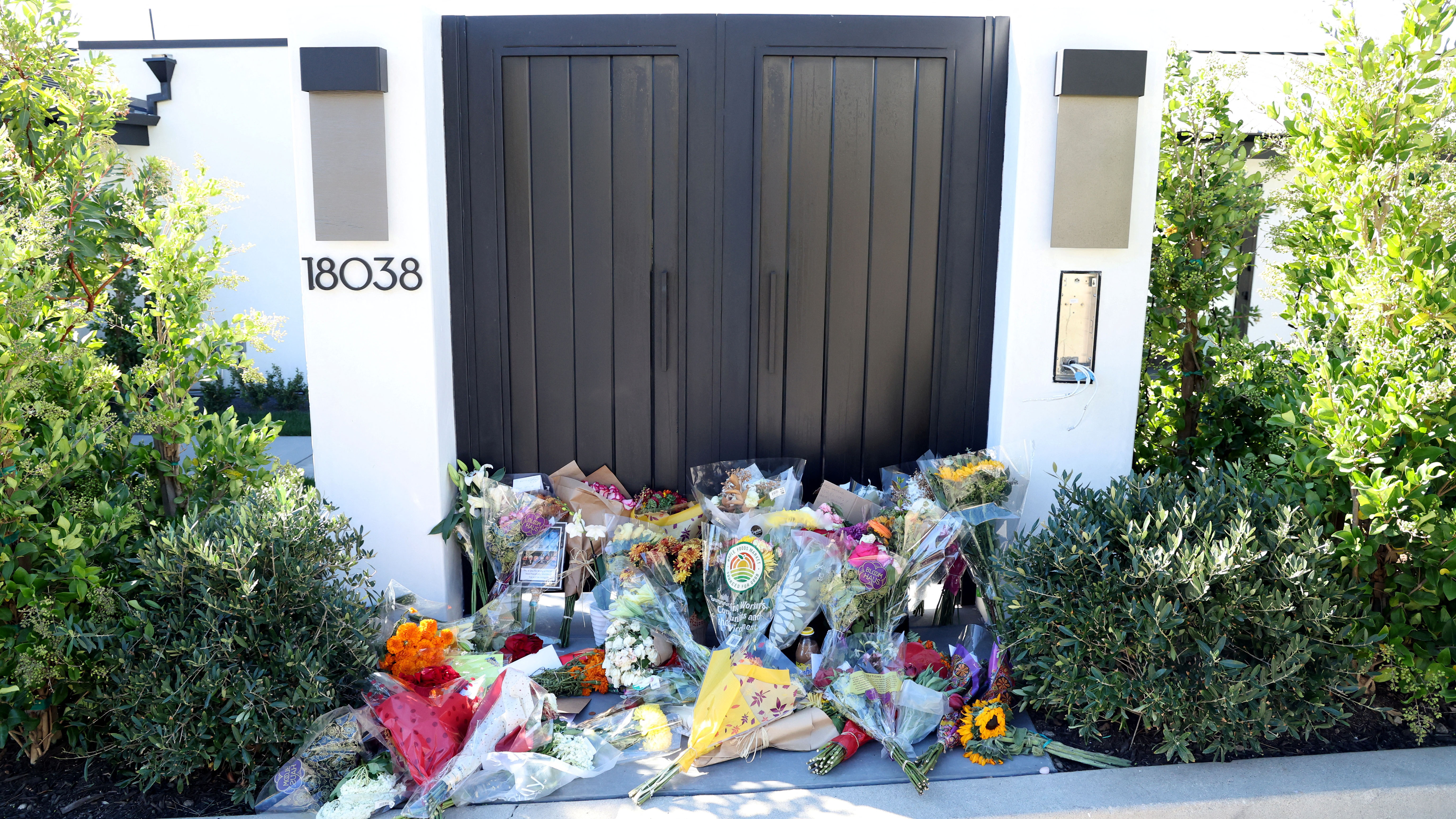 Κηδεύτηκε στο Λος Αντζελες ο Μάθιου Πέρι-2