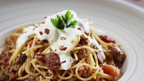 μακαρόνια-με-κιμά-τσορίθο-και-κρέμα-πα-562704034