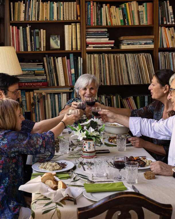 Μάρω Πρεβελάκη: Η οικοδέσποινα που τάισε με φάβα 30 πρέσβεις-9