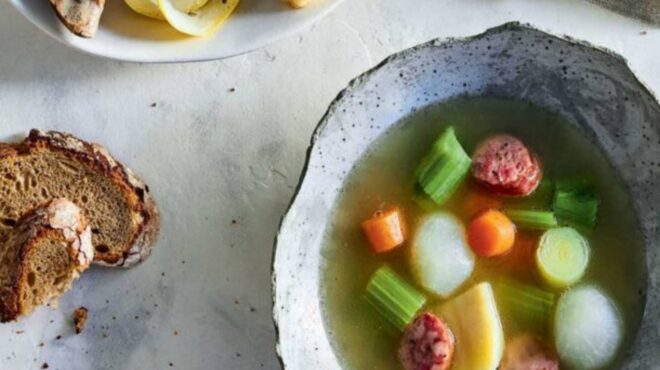 γαλλική-κρεατόσουπα-pot-au-feu-με-αρνάκι-λουκ-562753144