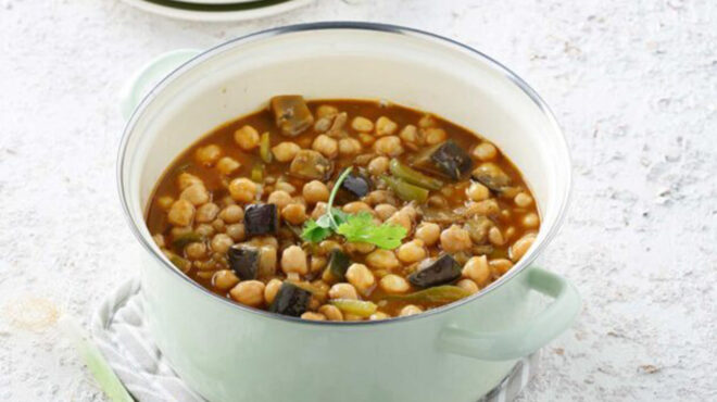 ρεβύθια-με-μελιτζάνες-και-κάρι-562716208