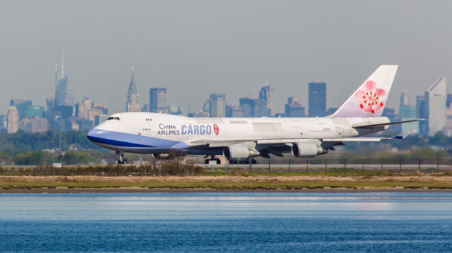 ηπα-αλογο-λύθηκε-σε-cargo-πτήση-αναγκα-562730782