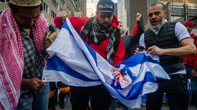 εκτίναξη-αντισημιτισμού-σε-ηπα-ευρώ-562711771