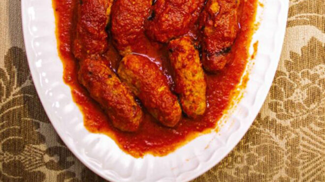 σουτζουκάκια-σμυρναίικα-στον-φούρνο-562725412