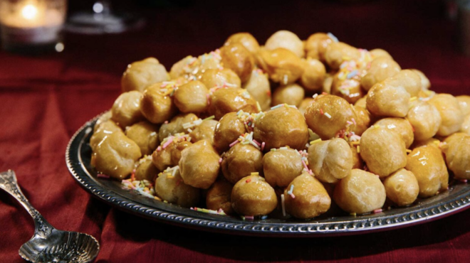 struffoli-το-ναπολιτάνικο-γλυκό-των-χριστουγ-562747603