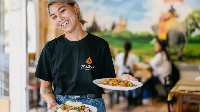στην-toukta-για-σπιτικό-ταϊλανδέζικο-φαγητ-562721584