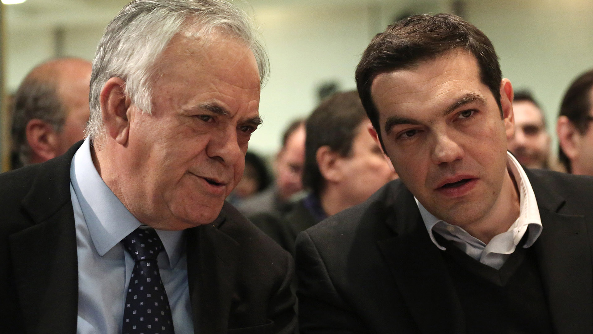 Οι διασπάσεις της Αριστεράς: Από τη μαχαιριά της Βουδαπέστης στον νέο εμφύλιο της Κουμουνδούρου-5