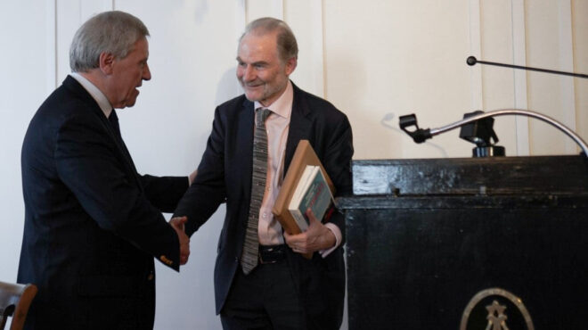 tίμοθι-γκάρτον-ας-αν-ο-πούτιν-κερδίσει-562704241