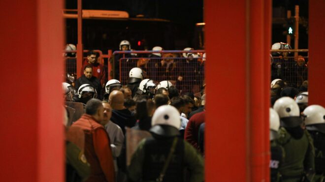 επεισόδια-ρέντη-συγκέντρωση-αστυνομ-562787533