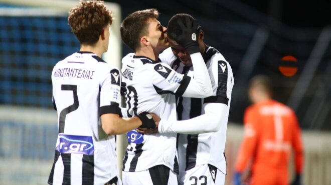 μέσω-περιστερίου-ο-δικέφαλος-πέτα-562788313