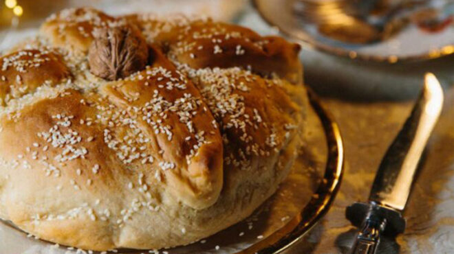 χριστόψωμο-με-μαχλέπι-562788415