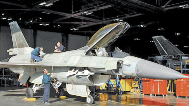 δένδιας-η-εαβ-θα-παραμείνει-στο-δημόσι-562799713