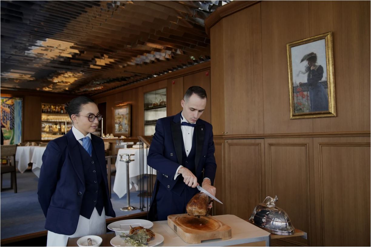 Εκλεκτό πελατολόγιο, 441 χρόνια ιστορίας, κάβα 320.000 κρασιών: Ανοιξε ξανά το θρυλικό Tour d’Argent στο Παρίσι-3