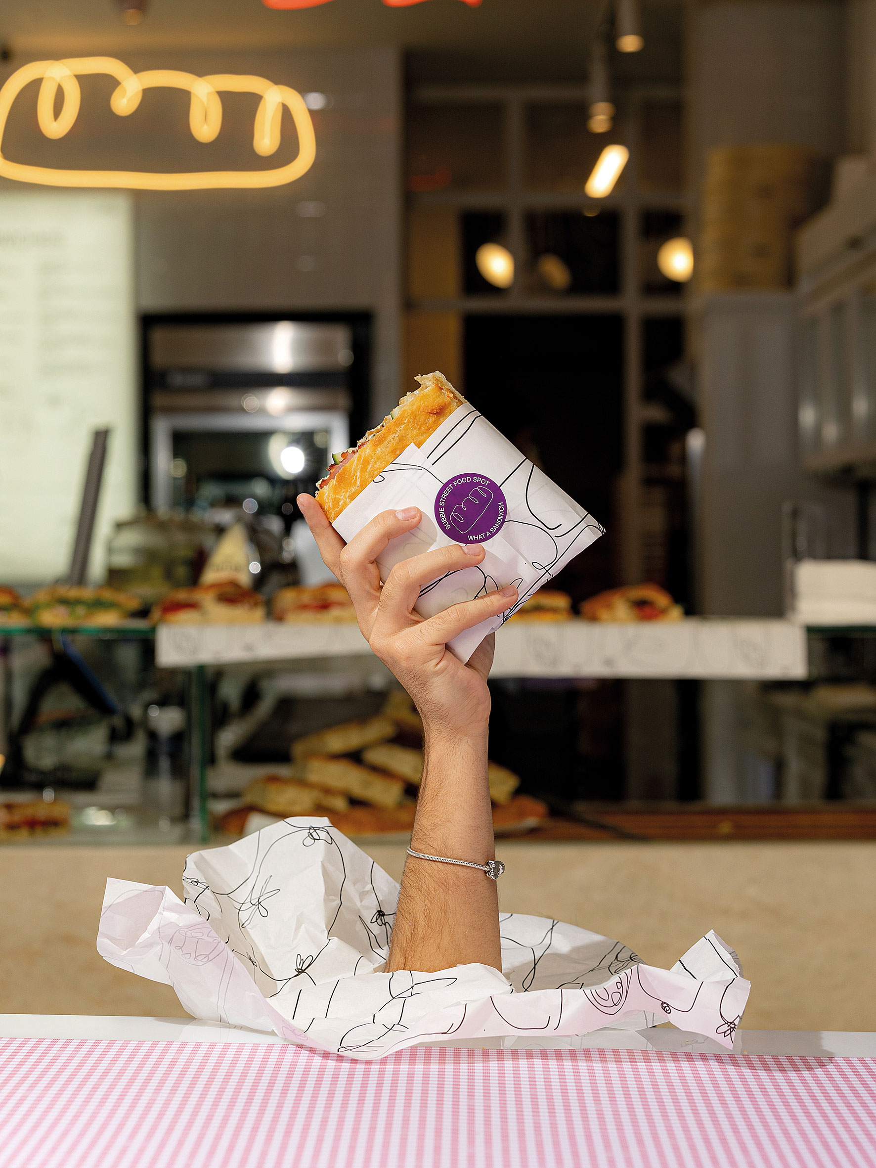 Πού να φάτε street food μετά τα ψώνια στο κέντρο της Αθήνας-7